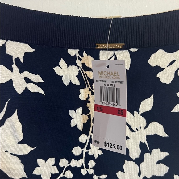 NWT Michael Kors Navy and White Floral Top - Picture 4 of 8